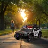 Električni policijski Dodge, crni